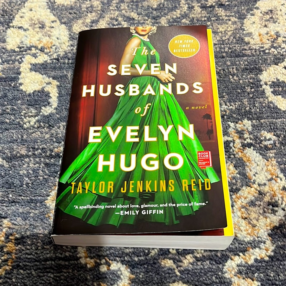 The Seven Husbands of Evelyn Hugo BN Paperback